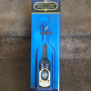 NIB Home Innovations Brand New Wine Accessory Set